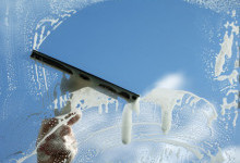 Как мыть стекло с плёнкой