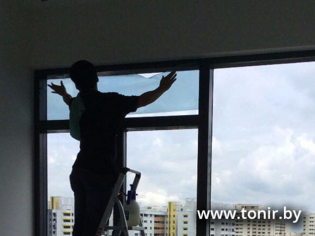 Оклейка окон плёнкой